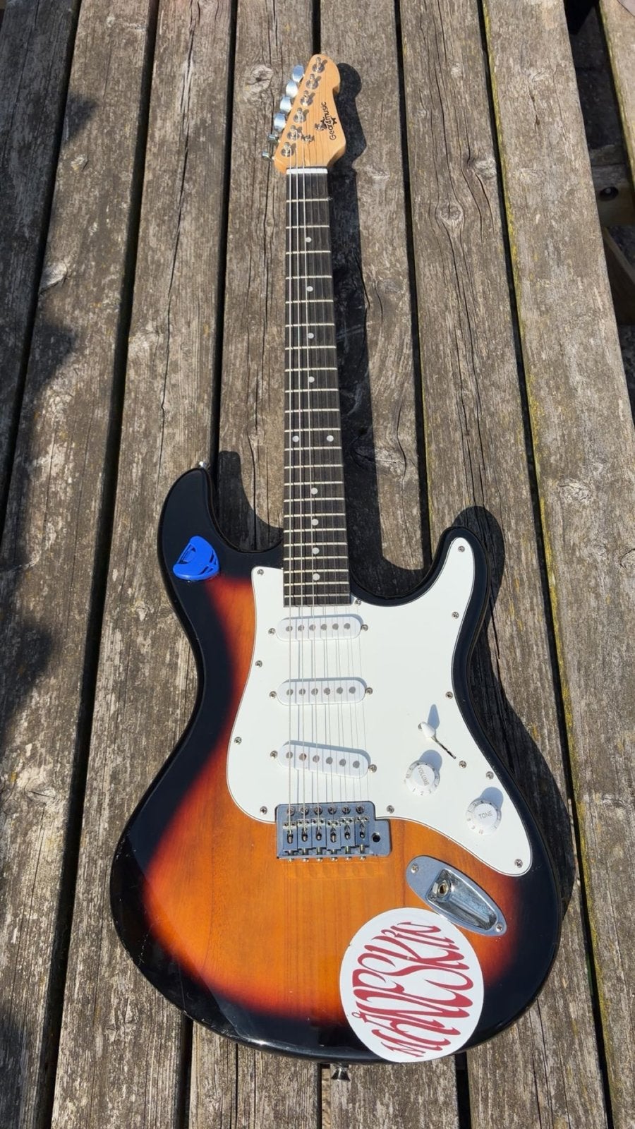 GearMusic elektrische gitaar (Stratocaster model), Ophalen, Zo goed als nieuw, Solid body, Overige merken