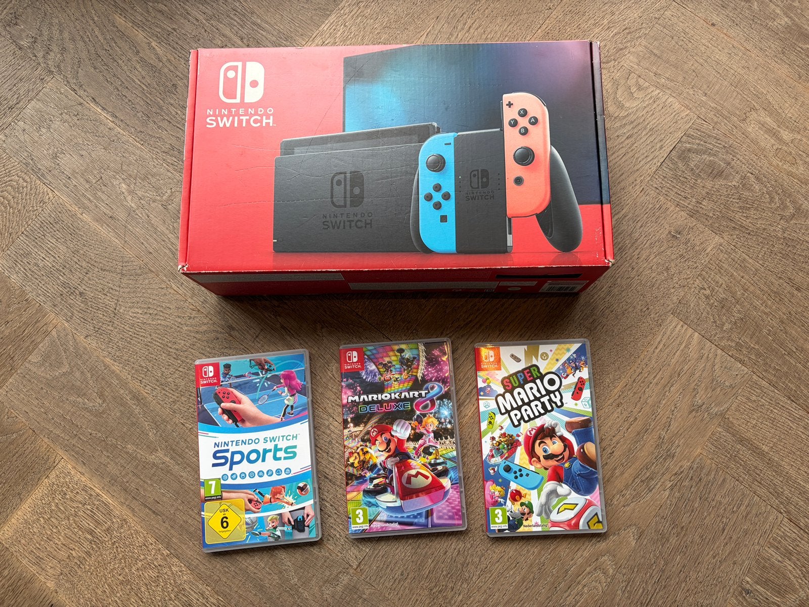 Nintendo switch 1 inclusief 4 spellen, Ophalen, Gebruikt, Met 2 controllers, Switch Original