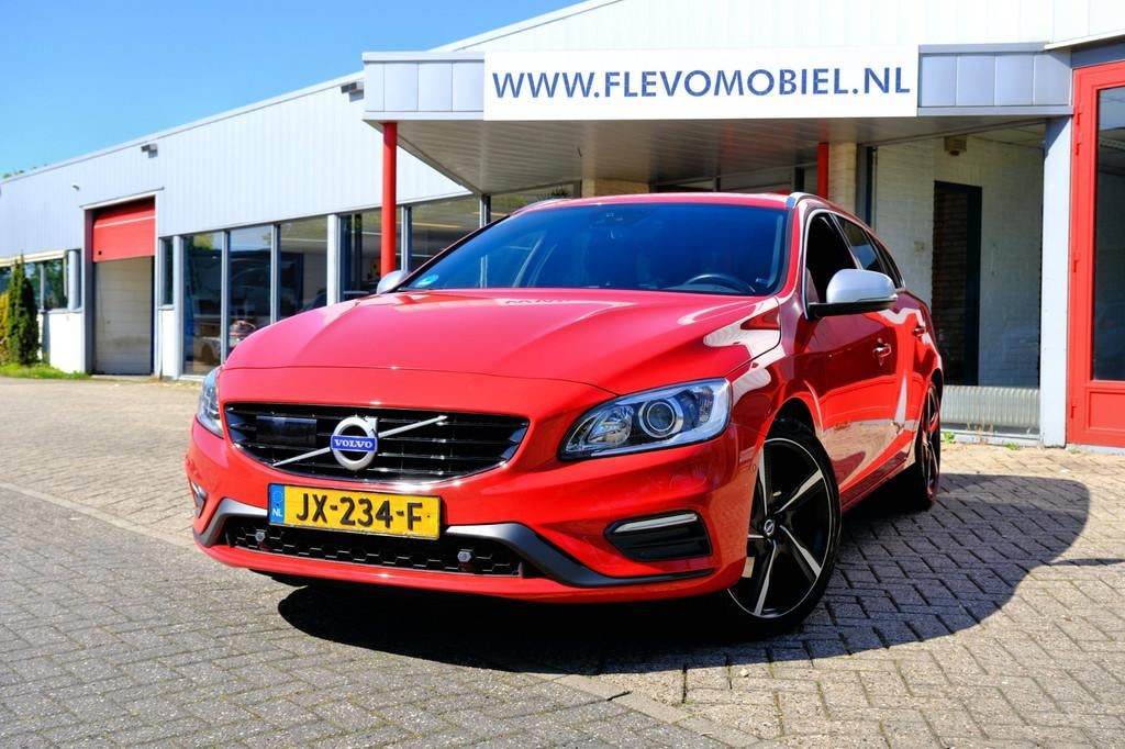Volvo V60 2.0 T5 245pk R-Design Aut. Pano|Leder|Xenon|Navi|C, Auto's, Volvo, Gebruikt, Euro 6, 4 cilinders, 1969 cc