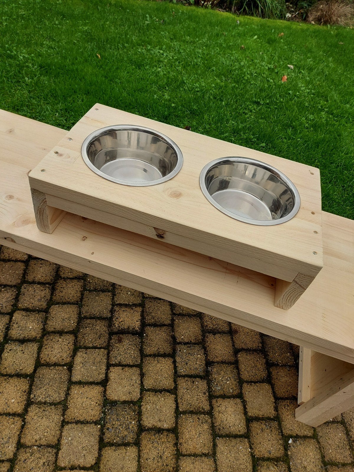 honden/katten voerbak houder steigerhout, Ophalen, Zo goed als nieuw