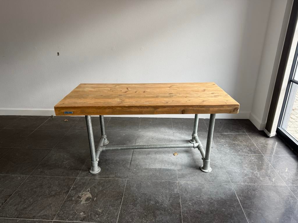 Robuuste houten tafel (160*80) met metalen onderstel, Huis en Inrichting, Tafels | Eettafels, Gebruikt, 50 tot 100 cm, 100 tot 150 cm