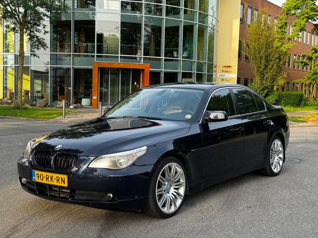 BMW 5-serie 523i Executive, Auto's, BMW, Automaat, Achterwielaandrijving, 2497 cc, Blauw