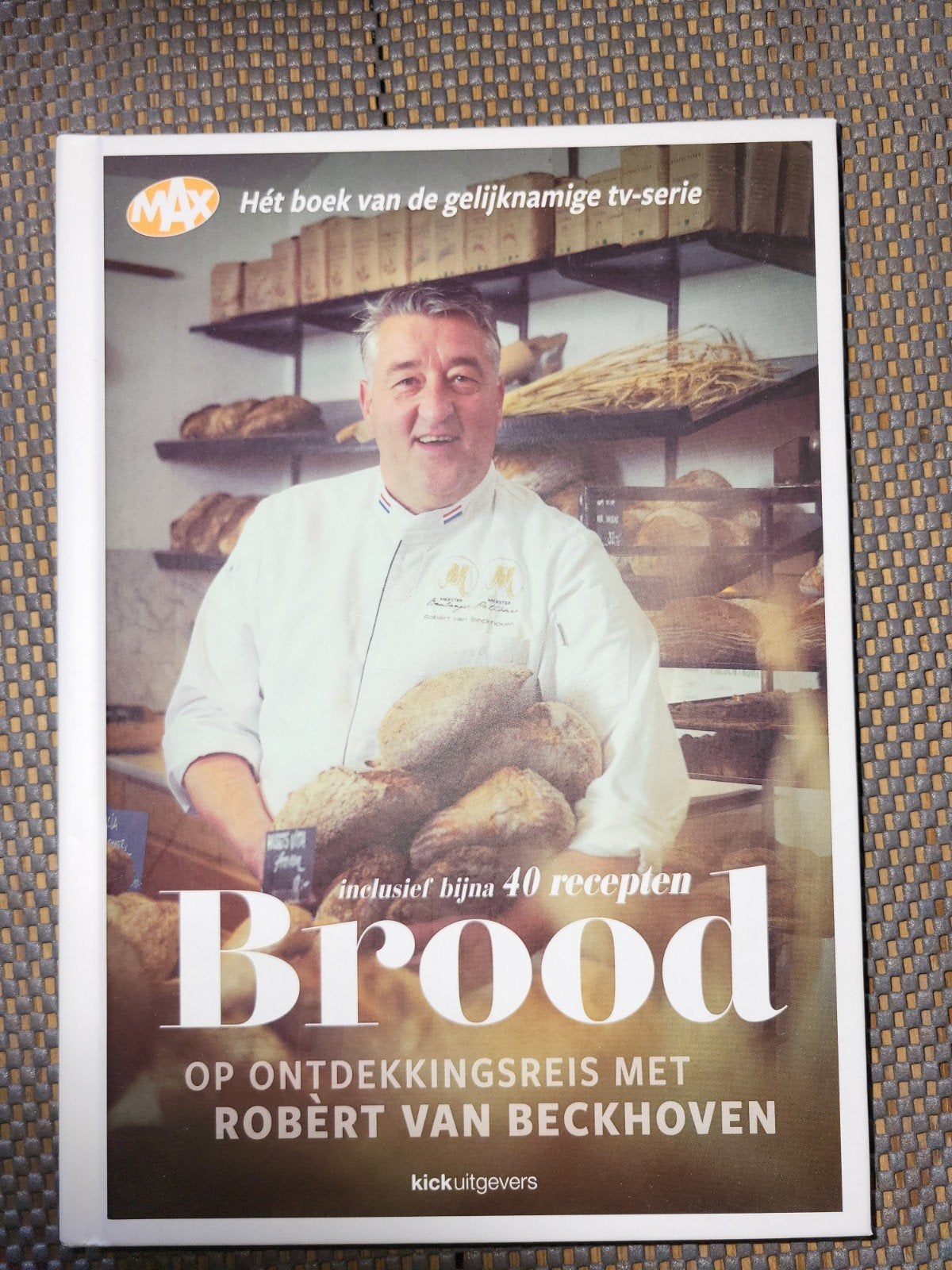 Brood, op ontdekkingsreis met Robert van beckhoven, Boeken, Kookboeken, Ophalen of Verzenden, Zo goed als nieuw