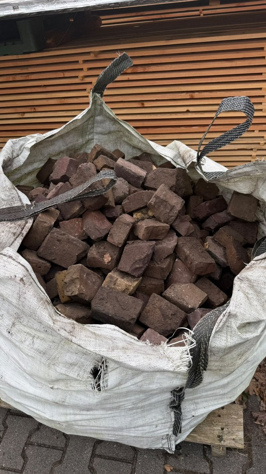 Oude gebakken waaltjes / halve waaltjes – ca. 25-30 m², Tuin en Terras, Ophalen, Overige materialen, Gebruikt, Kei