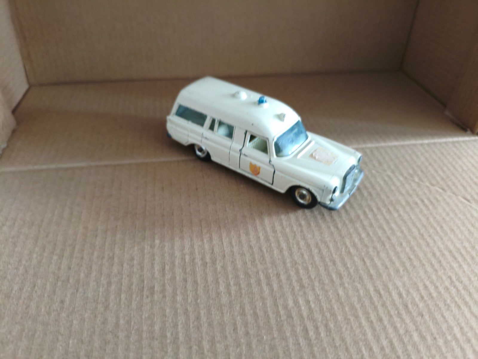 Matchbox Mercedes Benz Binz Ambulance Lesney King Size K-6, Ophalen of Verzenden, Gebruikt