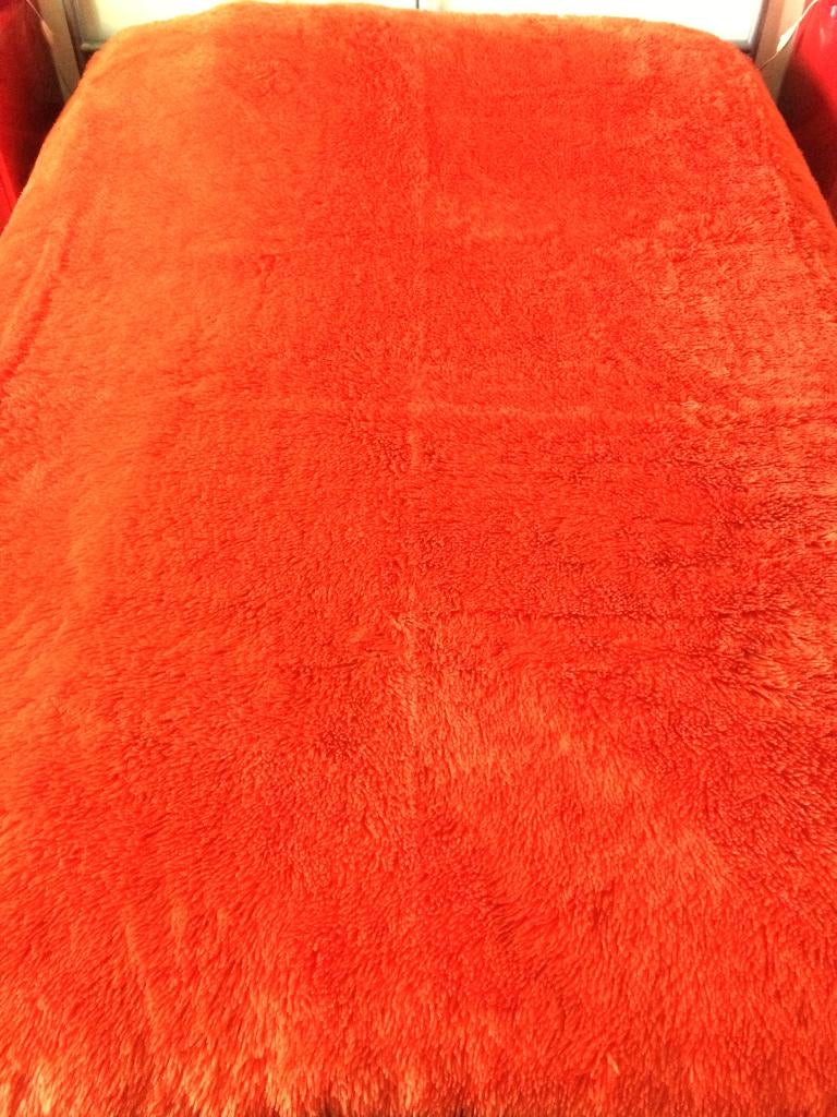 Grote retro vintage 2-persoons jaren 70 sprei van pluche, Huis en Inrichting, Slaapkamer | Beddengoed, Overige typen, Tweepersoons