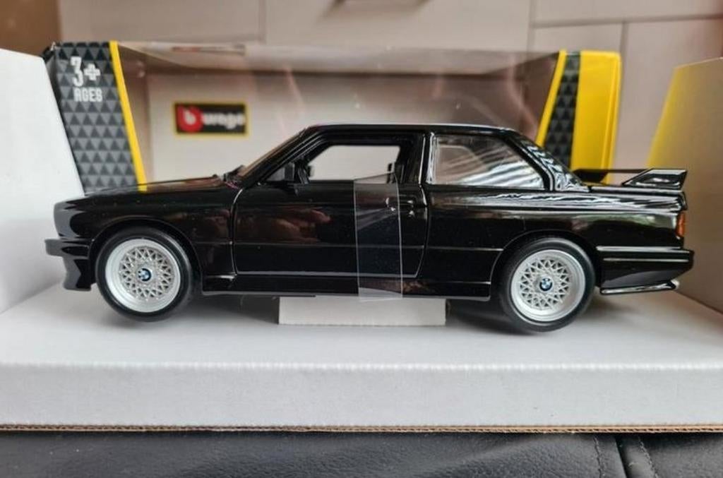 Bburago BMW 3 Series M3 E30 1988 zwart, wit of rood nieuw, Ophalen of Verzenden, Nieuw, Auto, Bburago