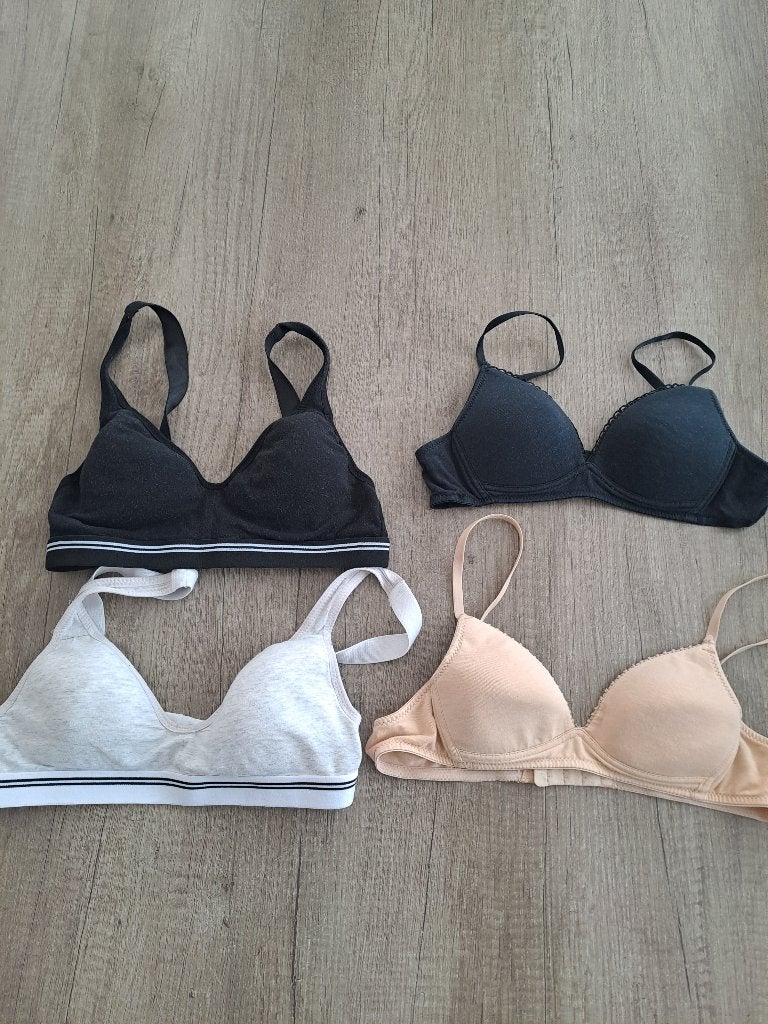 Tiener bh maat 70 a 4 stuks, Kleding | Dames, Ondergoed en Lingerie, Ophalen of Verzenden, Zwart, BH