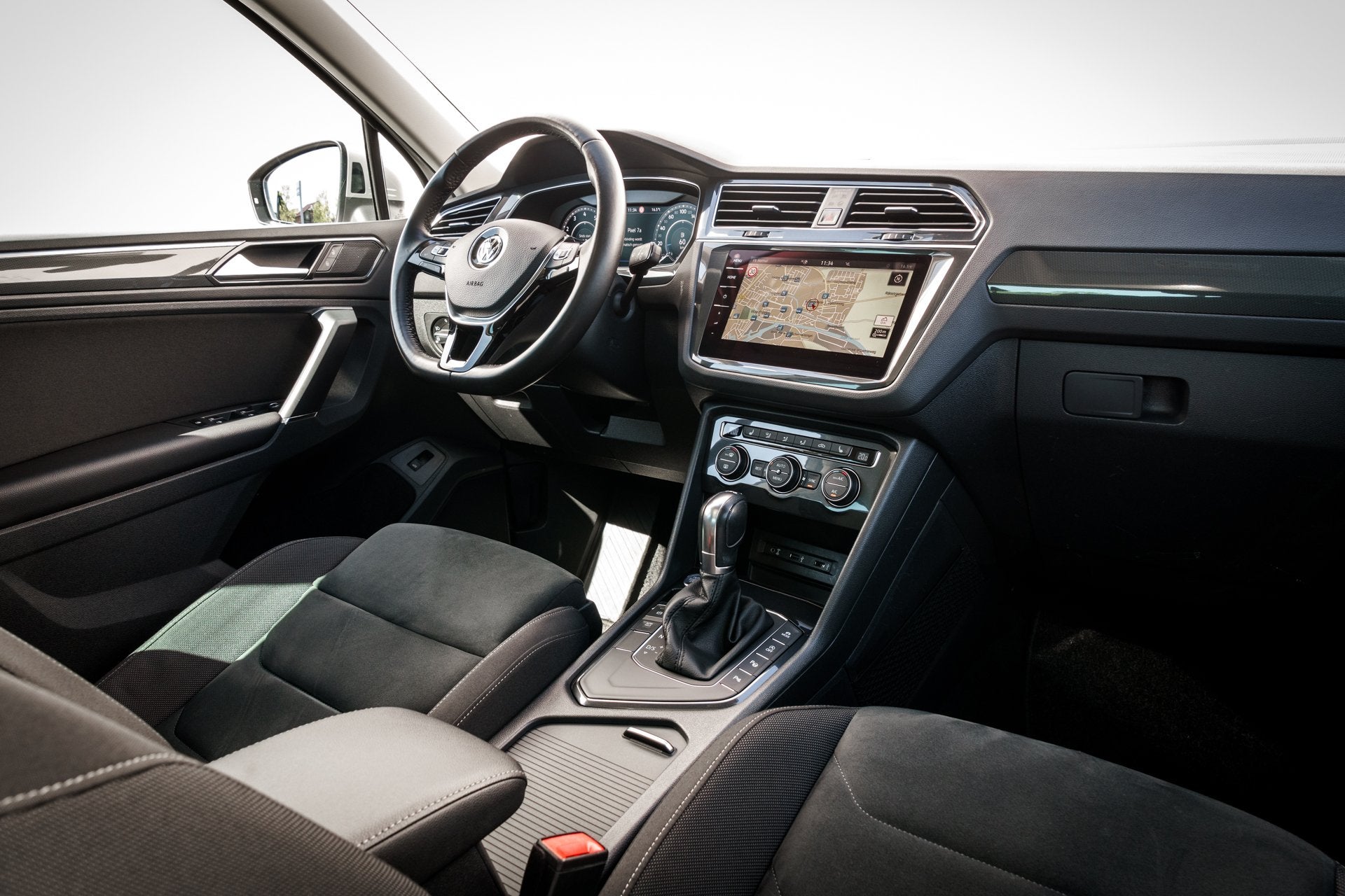 Volkswagen Tiguan 1.4 TSi ACT 150 Pk DSG Highline | Panorama, 4 cilinders, Origineel Nederlands, 1398 kg, 16 km/l