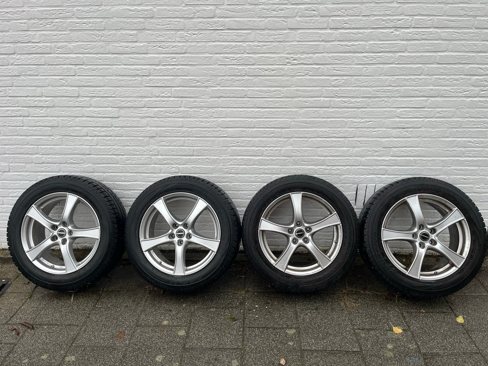 Winterbanden met velgen - Borbet - Pirelli Scorpion