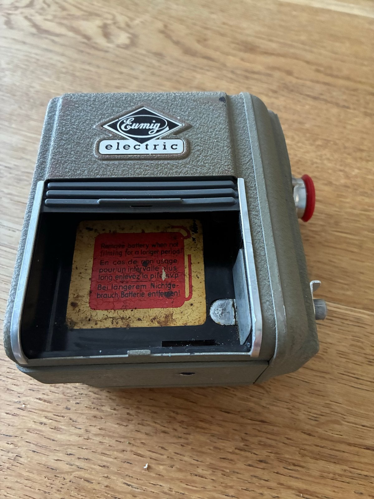 Vintage Eumig Electric 8mm filmcamera met lederen tas, Ophalen of Verzenden, 8mm, Camera