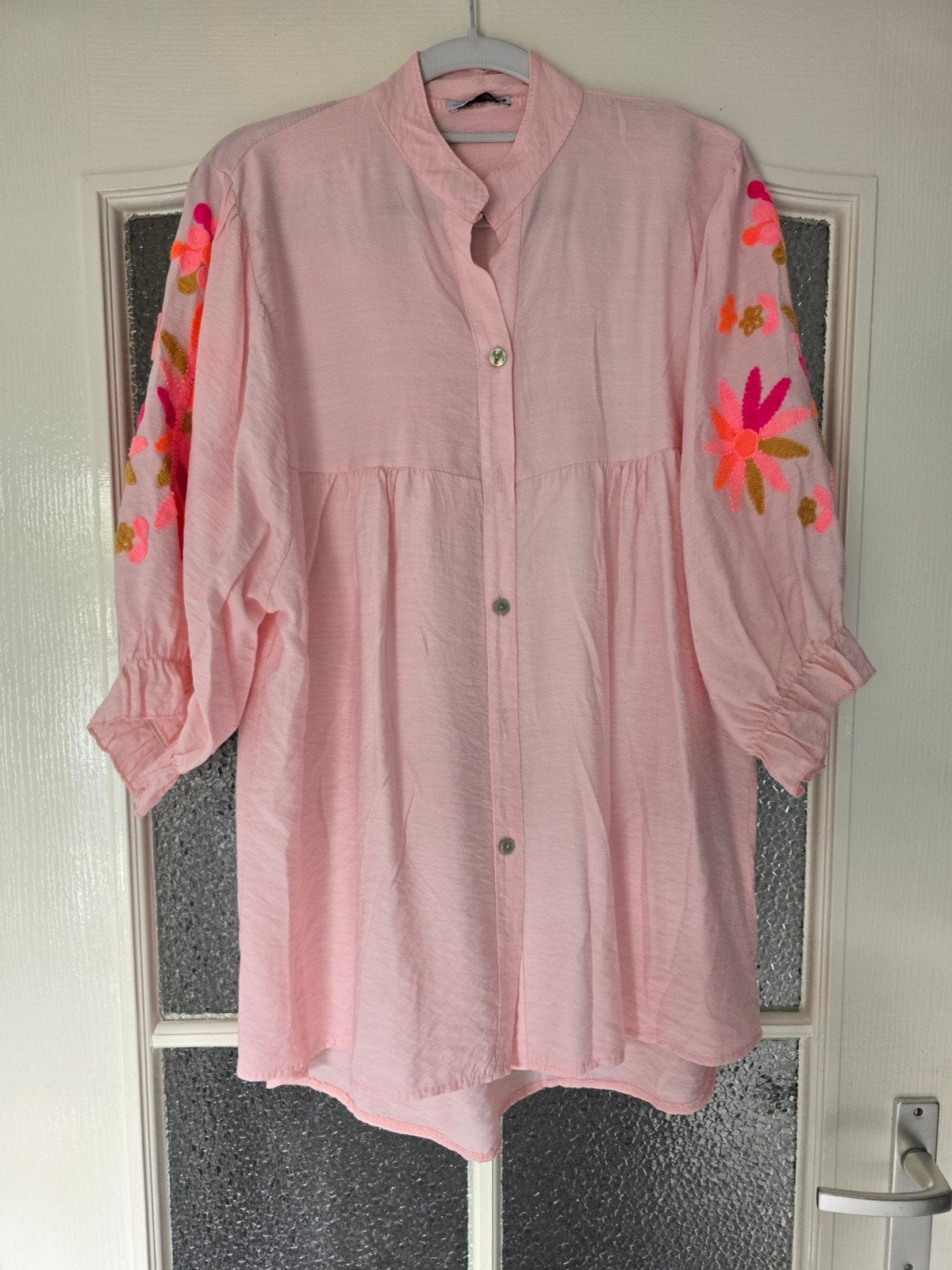 nieuwe blouse roze borduursel 40 42 44 46, Ophalen of Verzenden, Nieuw, Maat 42/44 (L), Roze