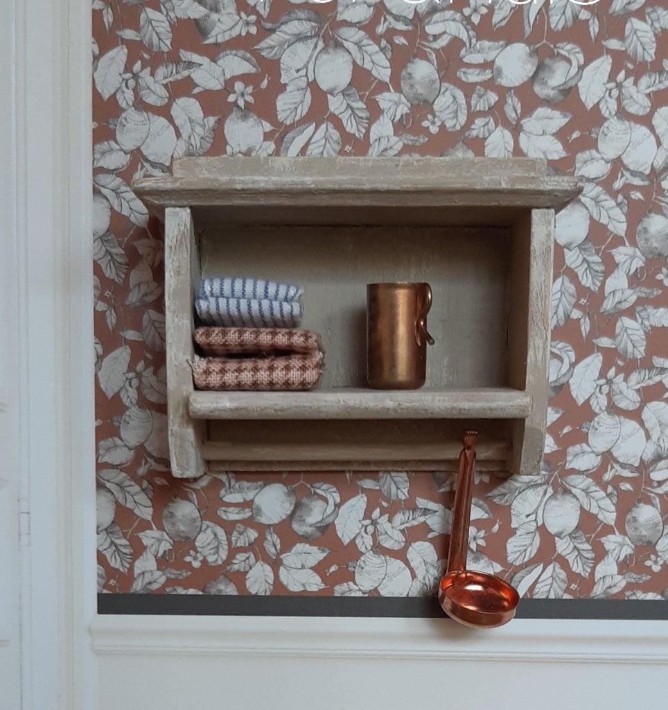 Klein kastje 1:12, Ophalen of Verzenden, Zo goed als nieuw, Poppenhuis