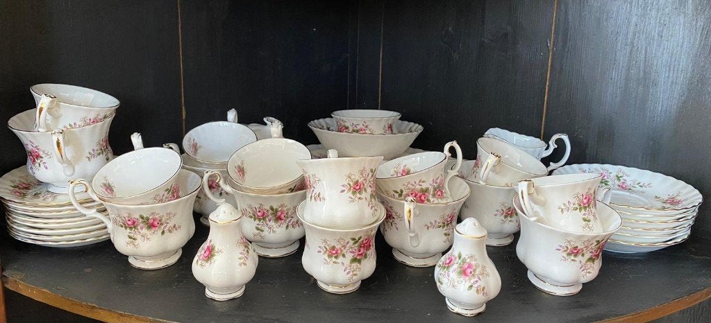 Royal Albert Lavender Rose servies compleet, Ophalen, Vintage, Zo goed als nieuw, Royal Albert