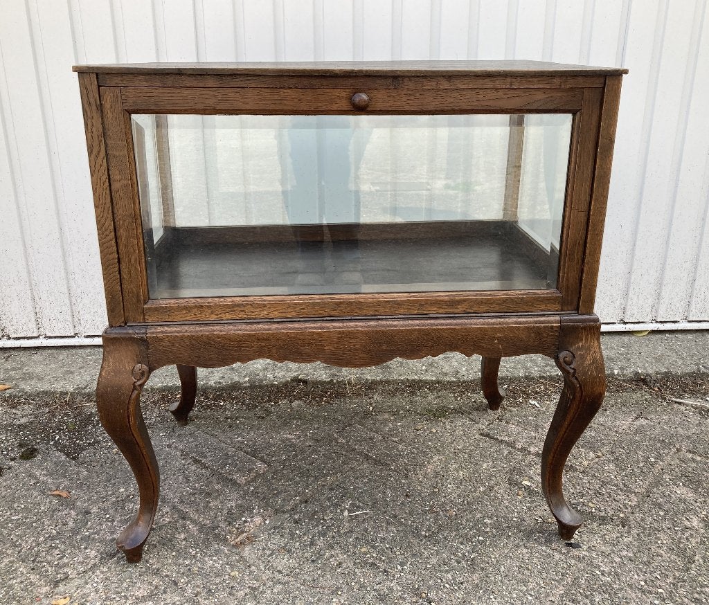 Brocante houten theekastje met Queen Ann pootjes, Ophalen