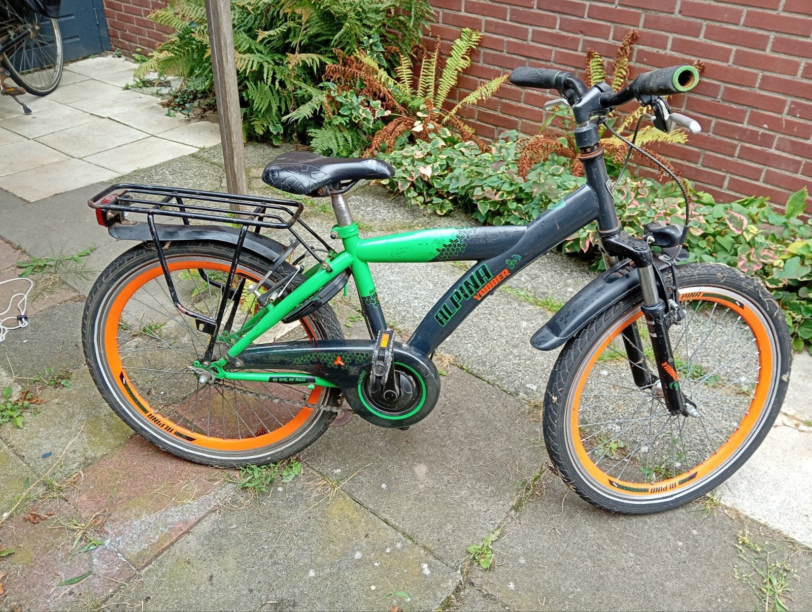 Alpina Yabber jongensfiets 22 inch - Zwart/groen/oranje, Minder dan 49 cm, Ophalen, Gebruikt, Overige merken