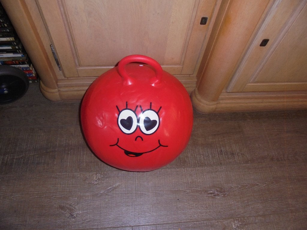 skippybal 40cm rood met gezichtje, Ophalen, Gebruikt