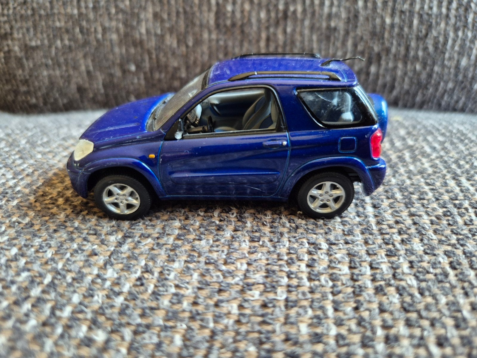 Minichamps Toyota Rav4 Blauw - Gedetailleerd Model, Ophalen of Verzenden, Gebruikt, Auto, MiniChamps