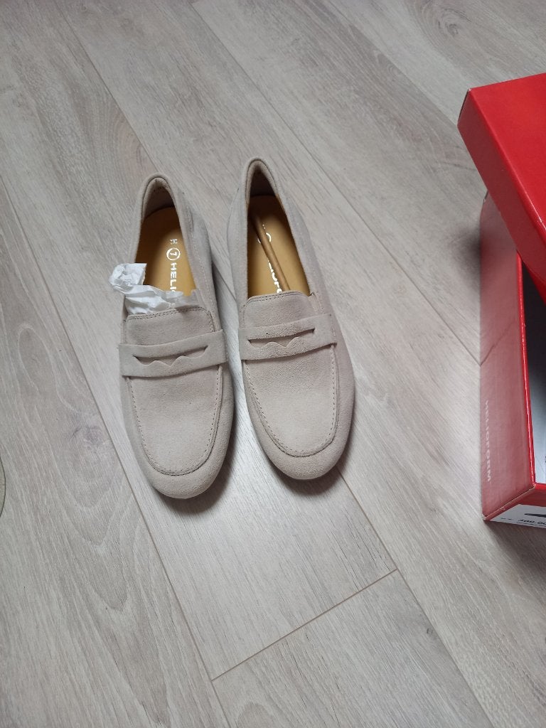 Damesschoen nieuw maat 40,5 of maat 7, Beige, Nieuw, Ophalen of Verzenden, Sneakers of Gympen
