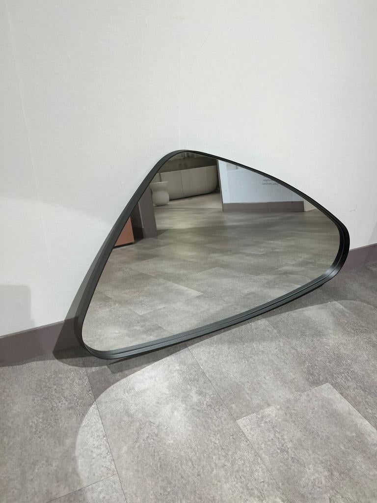 Badkamer spiegel organisch linker afschuining, Huis en Inrichting, Woonaccessoires | Spiegels, Gebruikt, 75 tot 100 cm, Minder dan 100 cm