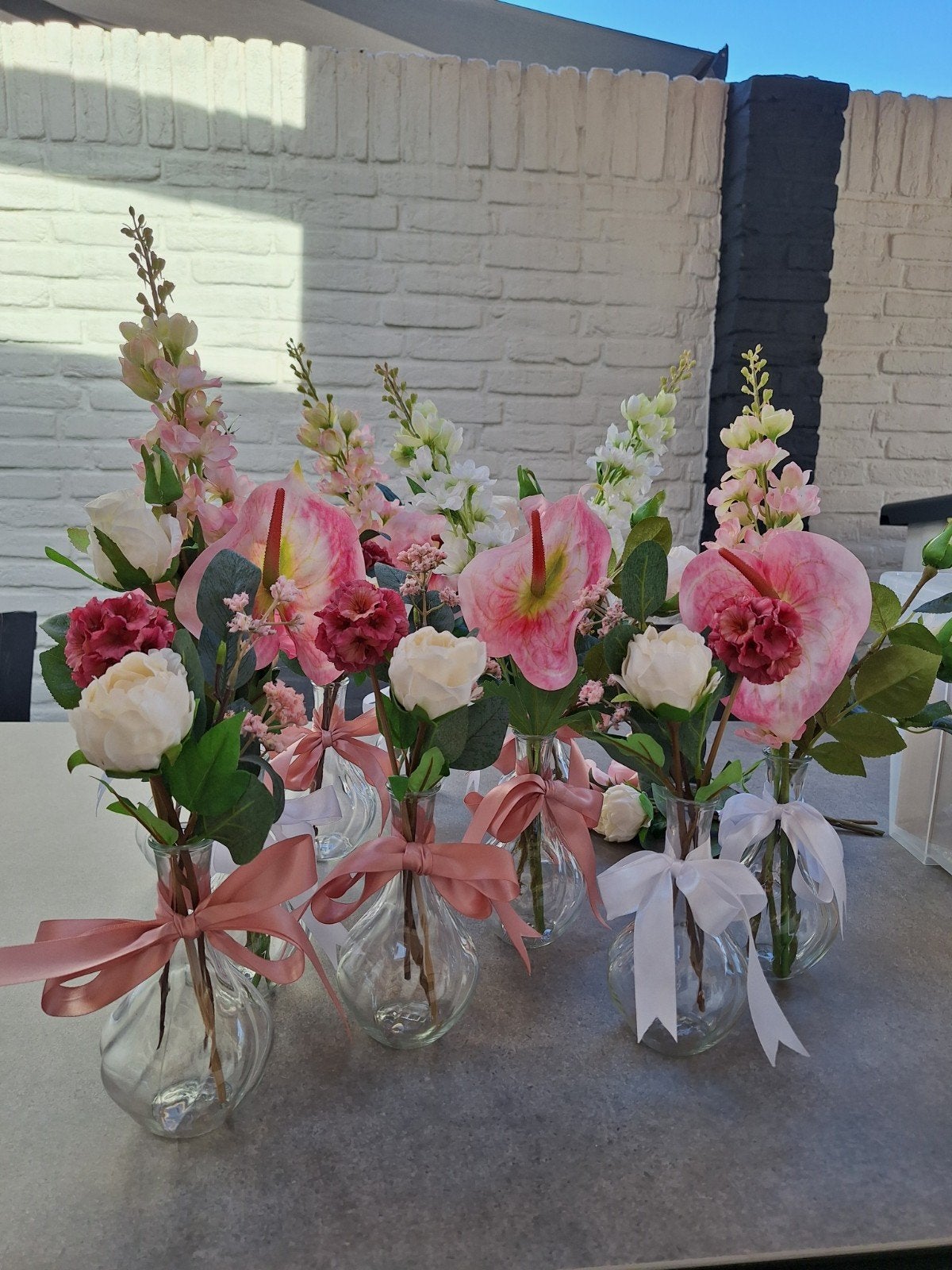 10 vaasjes inclusief zijden bloemen - te huur, Ophalen, Zo goed als nieuw, Kunstbloem, Roze