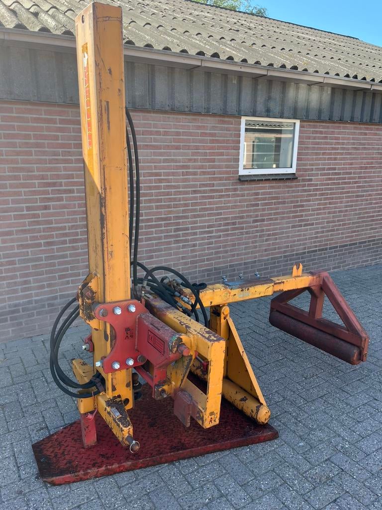 Meijer balenklem met hefmast, Ophalen, Veehouderij, Oogstmachine
