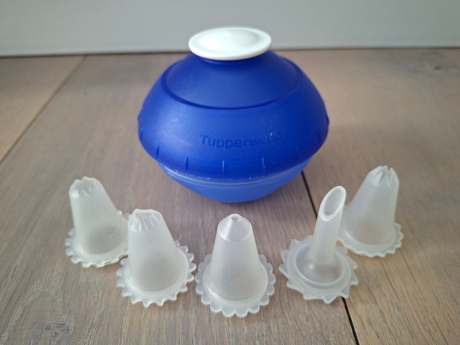 Tupperware Garneerbol met 5 spuitmondjes, Ophalen of Verzenden, Gebruikt, Blauw, Overige typen