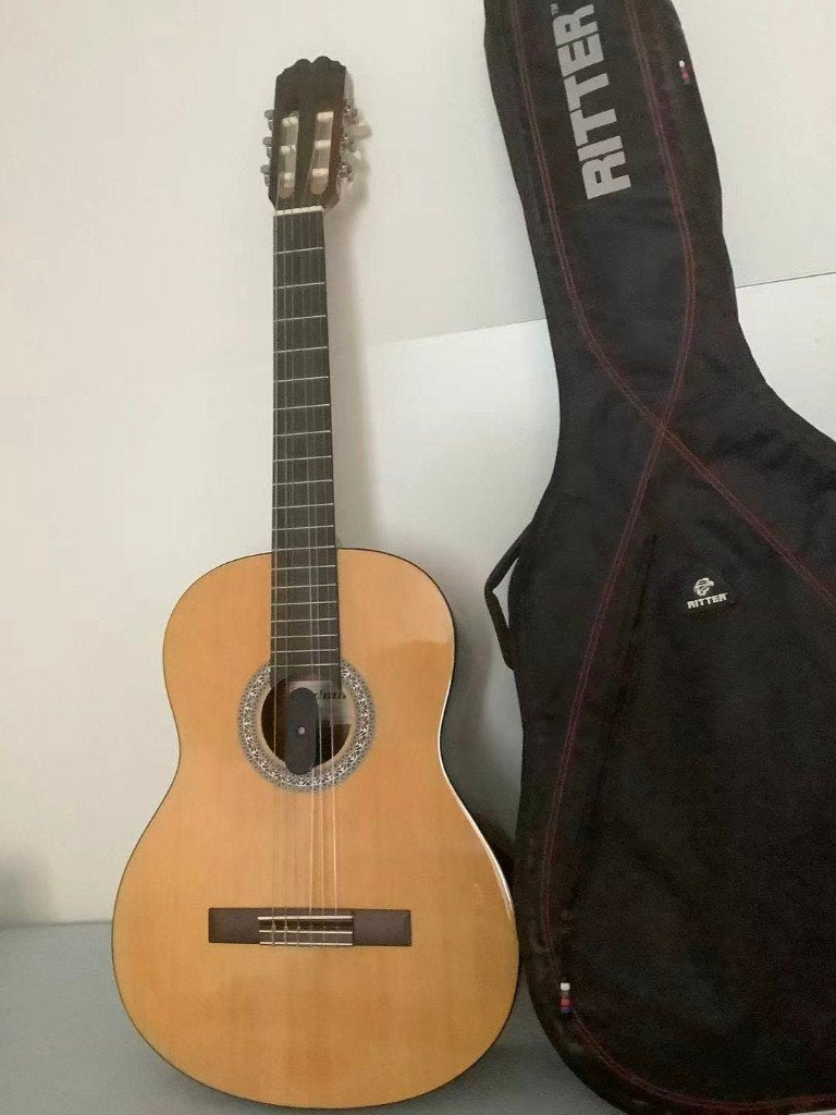 Admira Sara Classical Guitar – Brand New, Never Used