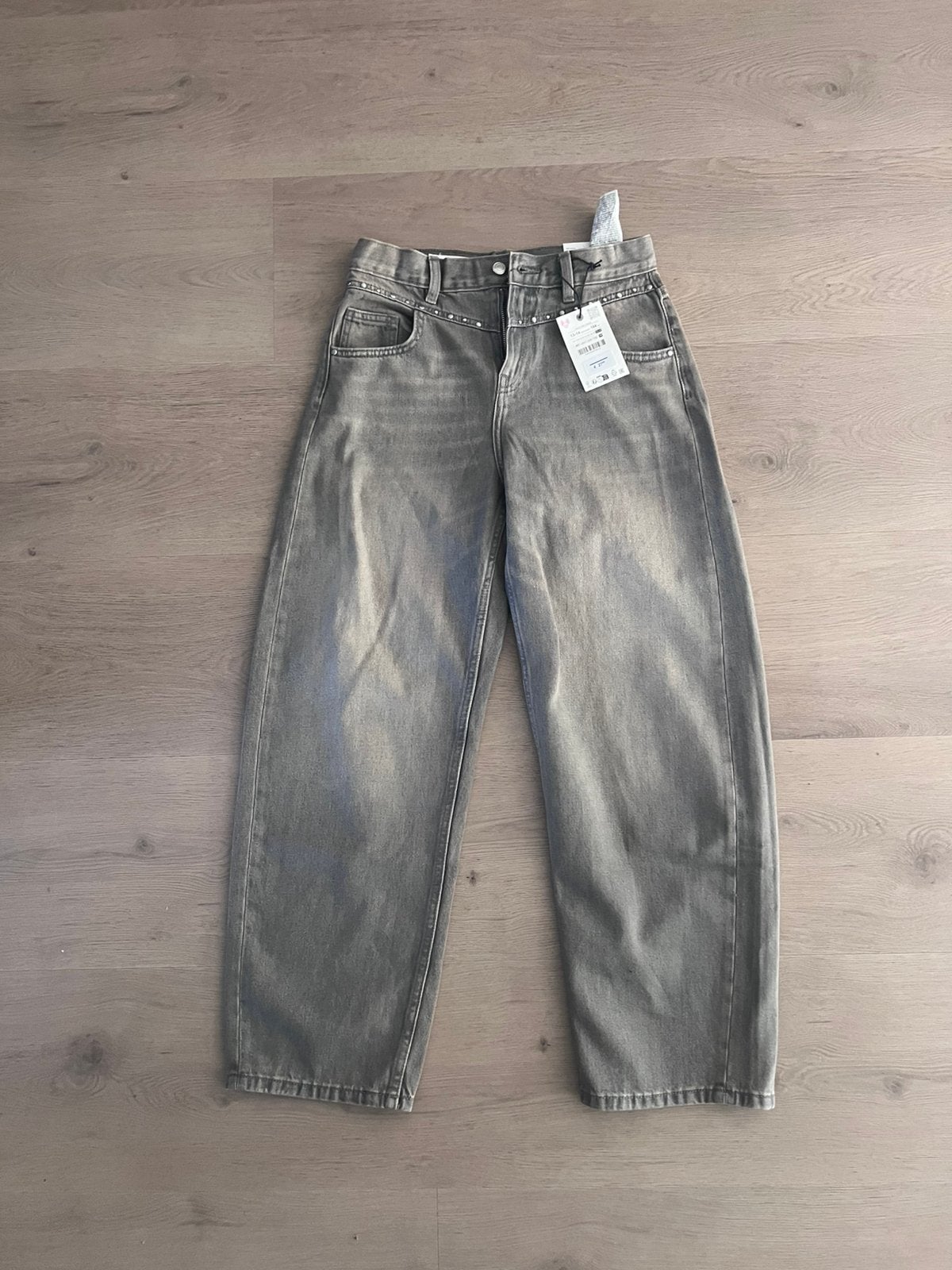 Barrel jeans meiden 13/14 jaar grijs, Kleding | Dames, Spijkerbroeken en Jeans, Ophalen, Nieuw, Grijs, W27 (confectie 34) of kleiner