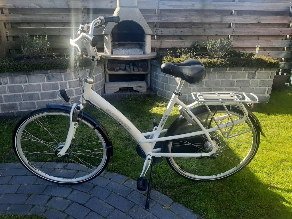 Damesfiets met reservesleutel - Fijn en duurzaam, Ophalen, Versnellingen, Batavus, Trommelrem