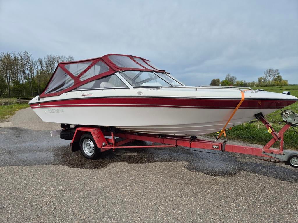Four Winns freedom 180 met trailer., Watersport en Boten, Ophalen of Verzenden, Minder dan 70 pk, 3 tot 6 meter, Buitenboordmotor