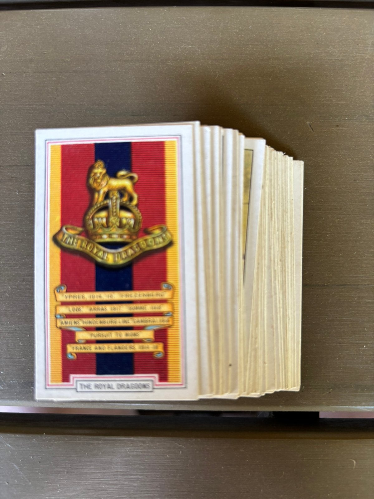 Ww2 britse verzamel kaartjes, Ophalen of Verzenden, Engeland, Embleem of Badge