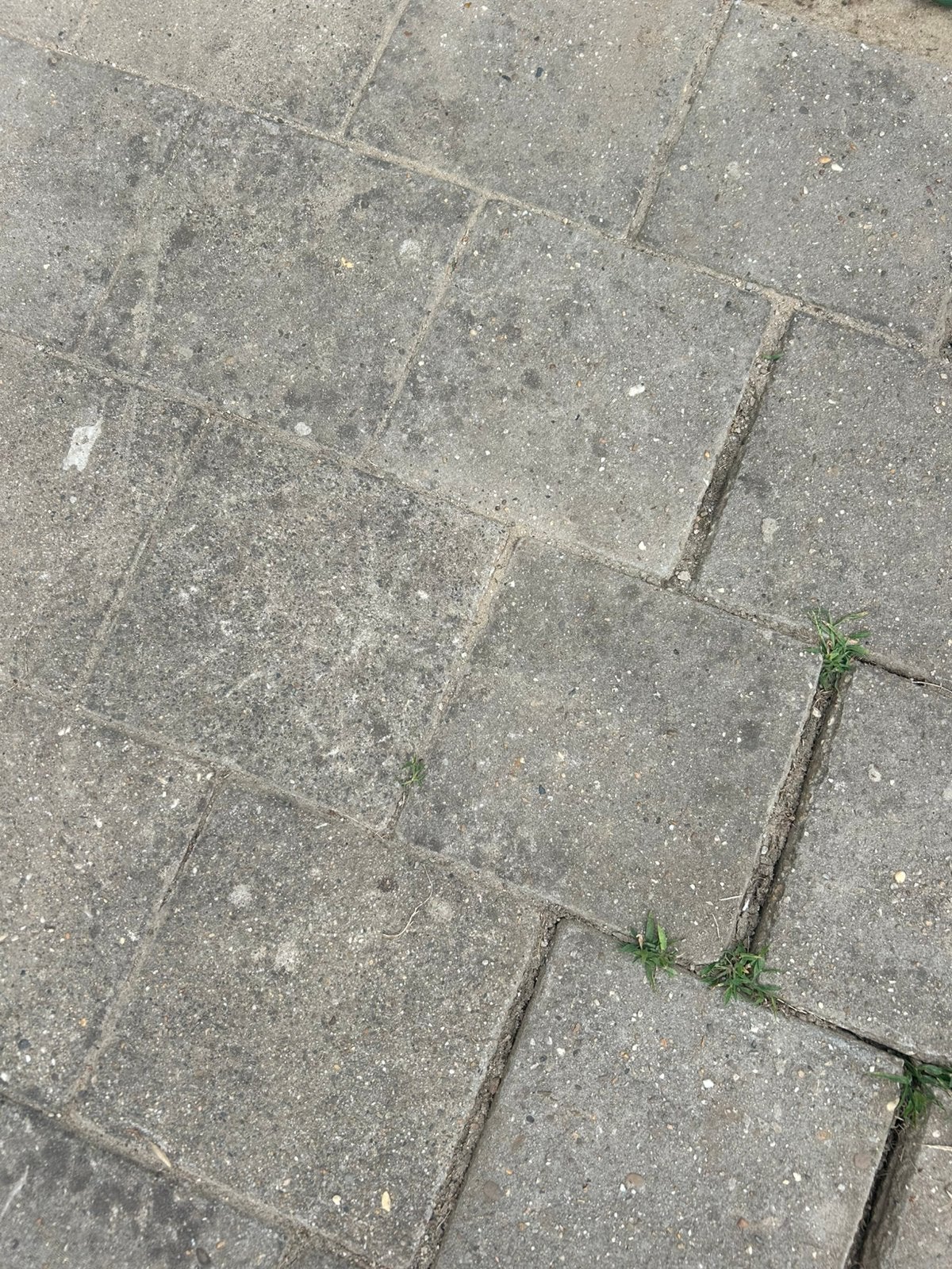 GRATIS AF TE HALEN, +\- 110 stoeptegels, Ophalen, Zo goed als nieuw, Beton, Terrastegels
