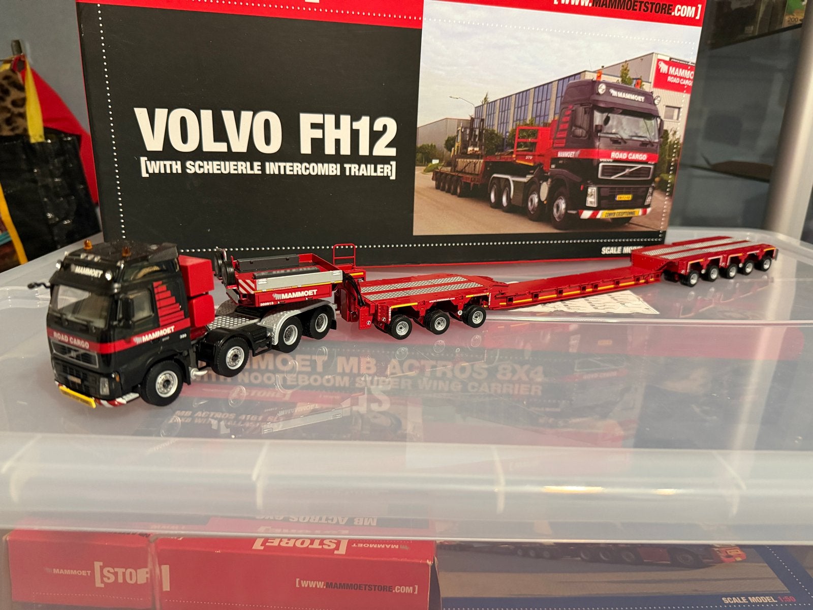 WSI Mammoet Volvo FH12 met Scheuerle Intercombi trailer, Hobby en Vrije tijd, Modelauto's | 1:50, Ophalen of Verzenden, Zo goed als nieuw