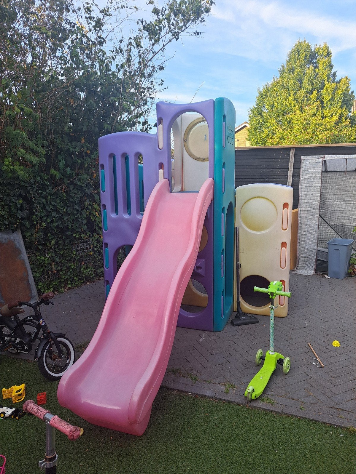 Little Tikes Klimtoestel met Glijbaan en Speelhuis, Kinderen en Baby's, Speelgoed | Buiten | Speeltoestellen, Ophalen, Gebruikt