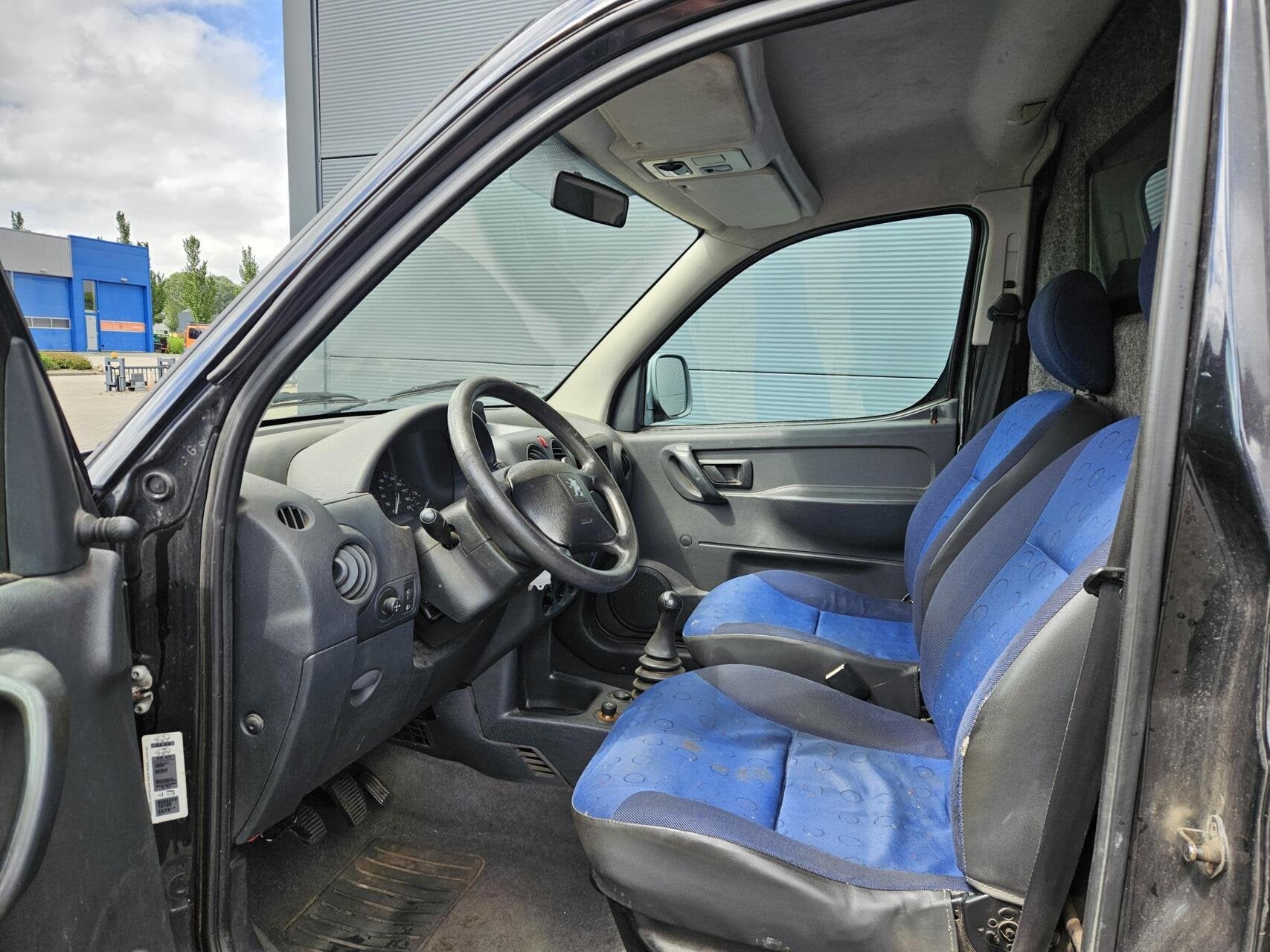 Peugeot Partner 170C 1.9 D airco marge trekhaak, Auto's, Stof, Gebruikt, Zwart, Origineel Nederlands