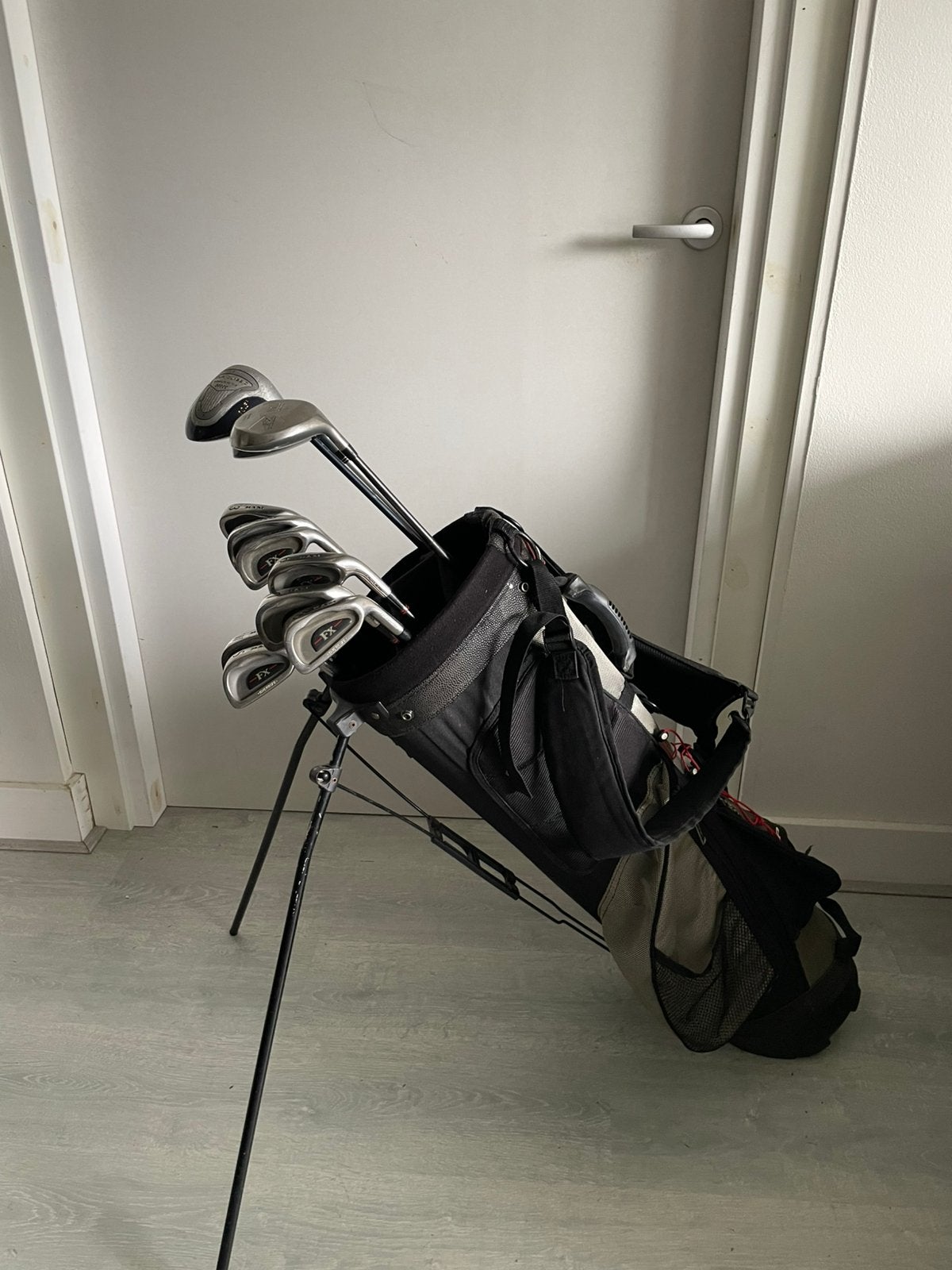 Mooie Heren Golfset met standbag, rechtshandig (evt.Trolley), Ophalen, Zo goed als nieuw, Set