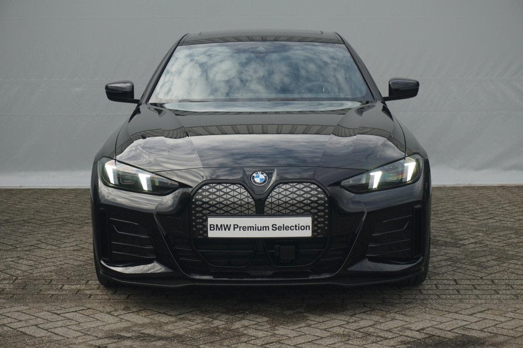 BMW i4 Gran Coupé eDrive40 M Sport Pro | Elektrisch schuif-, Achterwielaandrijving, 510 min, Zwart, Met garantie (alle)