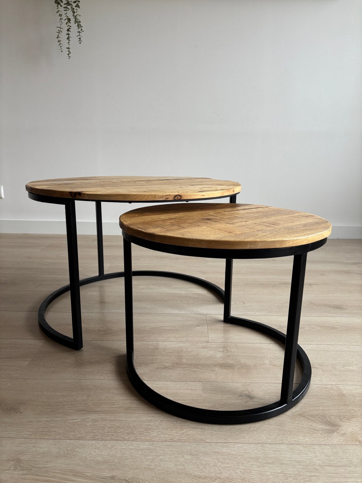 Set van 2 ronde salontafels van mangohout en metaal, Huis en Inrichting, Ophalen, 50 – 75, Rond, 50 tot 100 cm