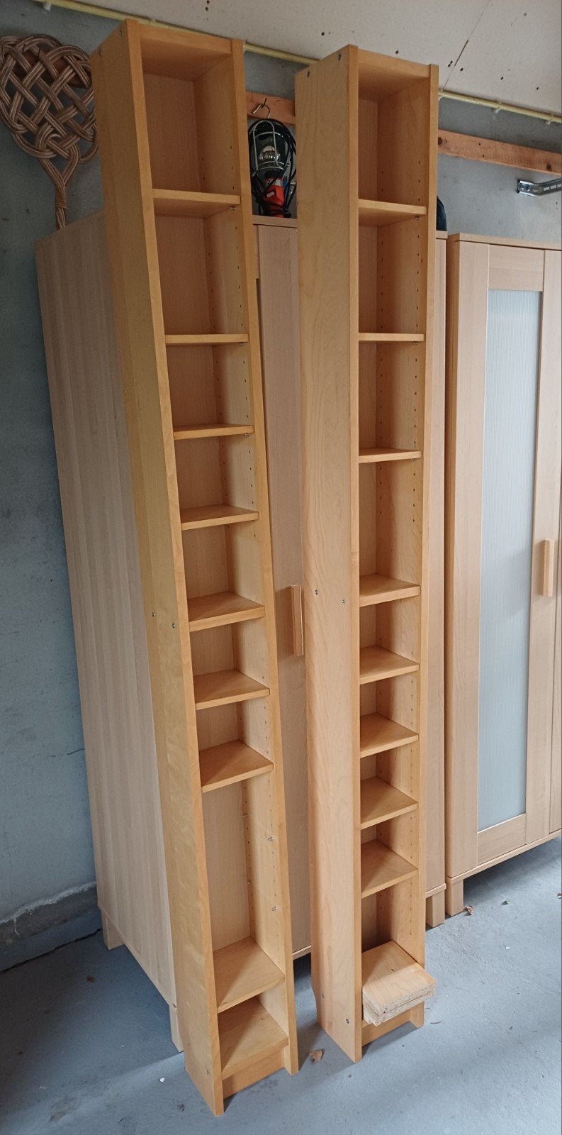 Twee kledingkasten en twee smalle boekenkasten, Huis en Inrichting, Kasten | Kledingkasten, Gebruikt, Modern, 150 tot 200 cm, 25 tot 50 cm