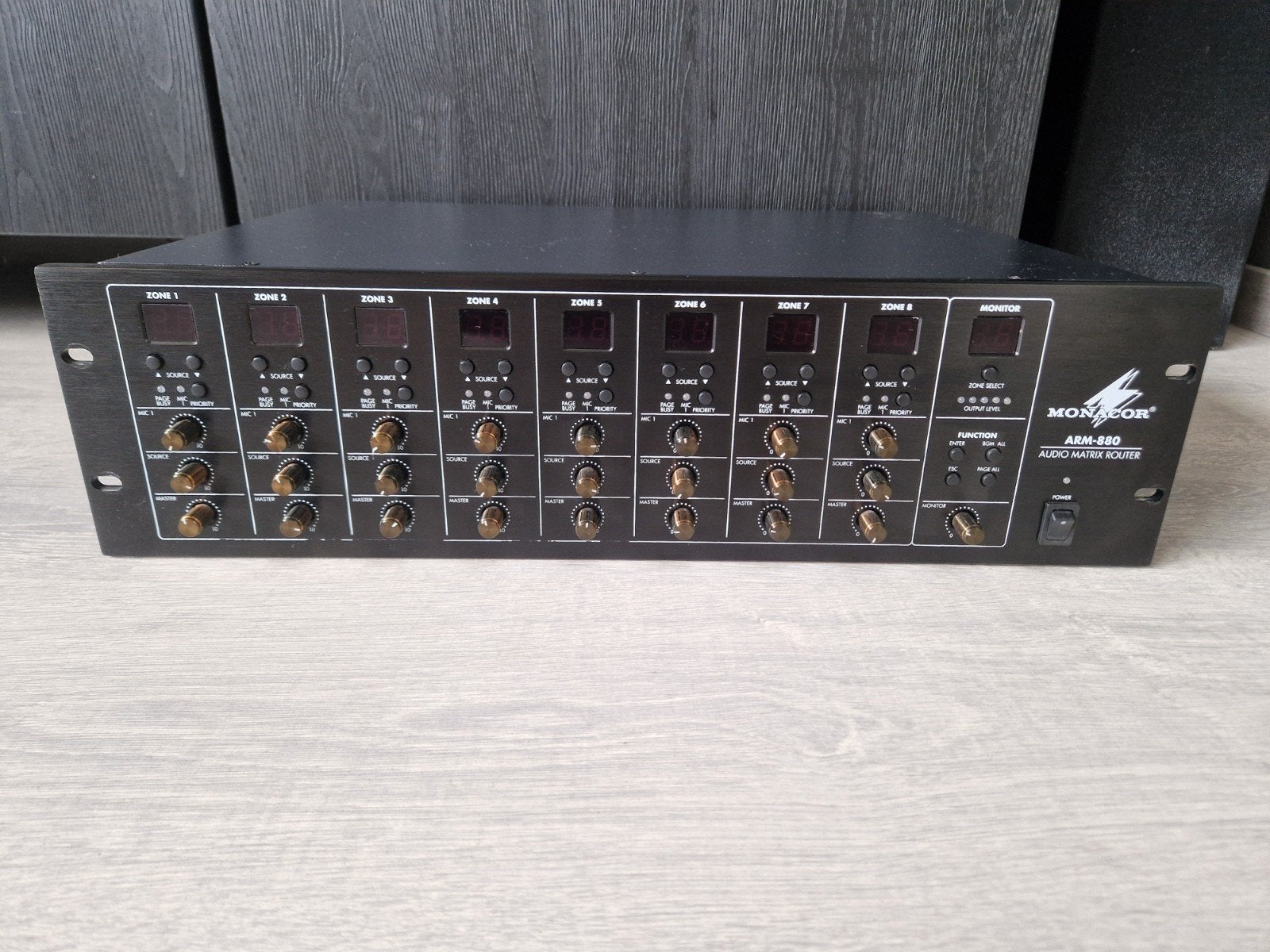 Monacor ARM-880  audio matrix router, getest en werkt, Ophalen of Verzenden, Minder dan 5 kanalen