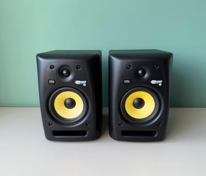 2x KRK 6 actieve monitoren speakers actief 4 5 6 7 8 9 TOP, Audio, Tv en Foto, Luidsprekers, Studiomonitor, 120 tot 150 watt, Inclusief kabels