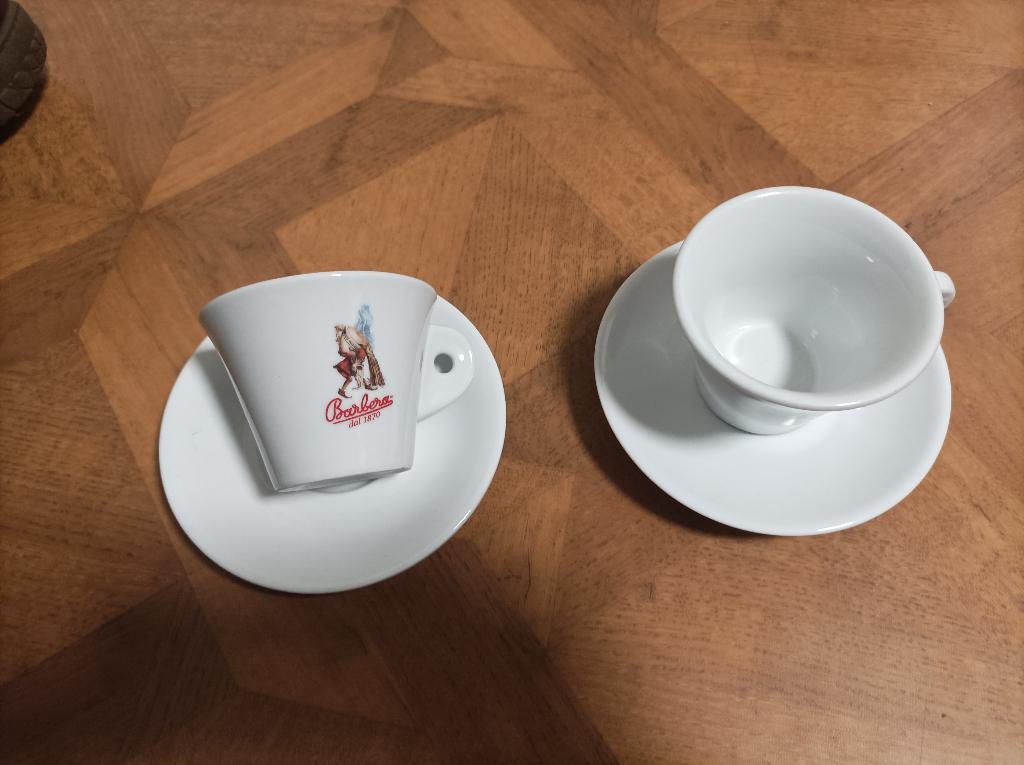 Barbera espresso kop en schotel 2stuks, Nieuw, Ophalen of Verzenden, Overige stijlen, Kop(pen) en/of Schotel(s)
