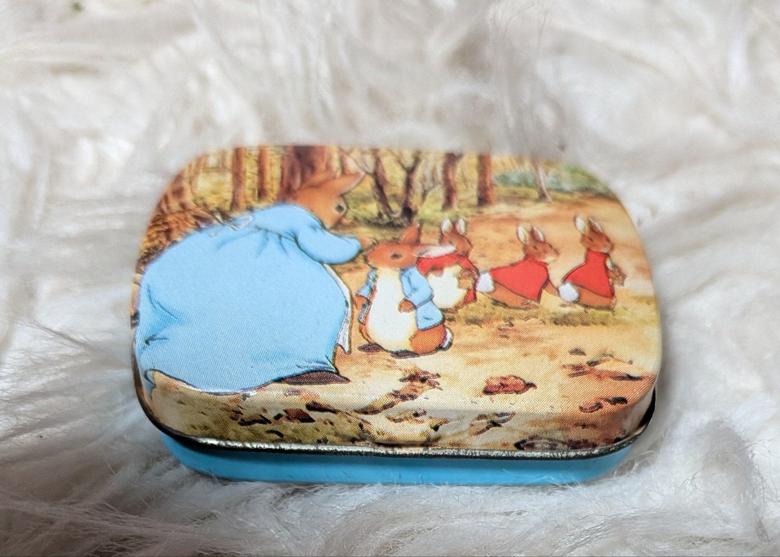Vintage Peter Rabbit blikje - Ideaal medicijnen, Ophalen of Verzenden, Gebruikt, Koek(jes), Overige merken