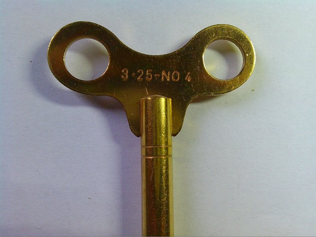 KLOK OPWINDSLEUTEL NR 4, Antiek en Kunst, Antiek | Klokken, Ophalen of Verzenden