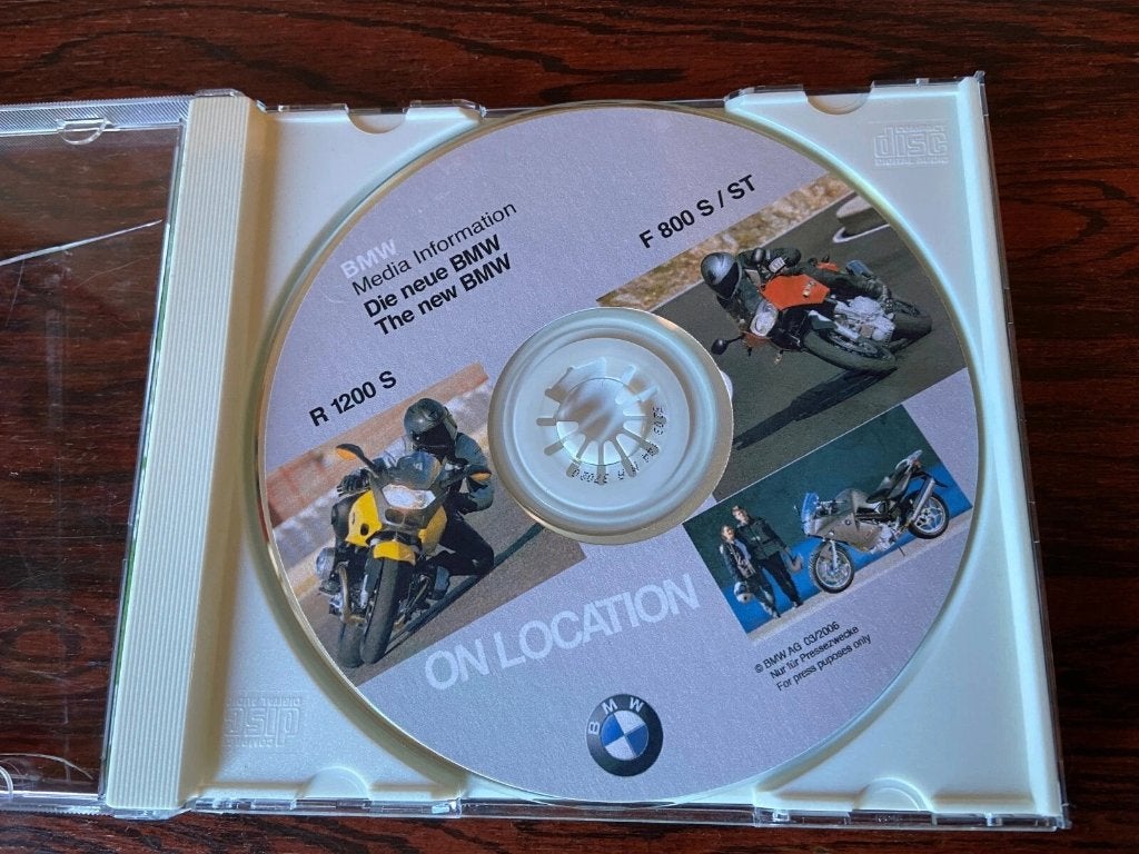 BMW 2006 motorcycle R 1200 S F 800 S / ST press kit, Ophalen of Verzenden, Gebruikt, Motoren
