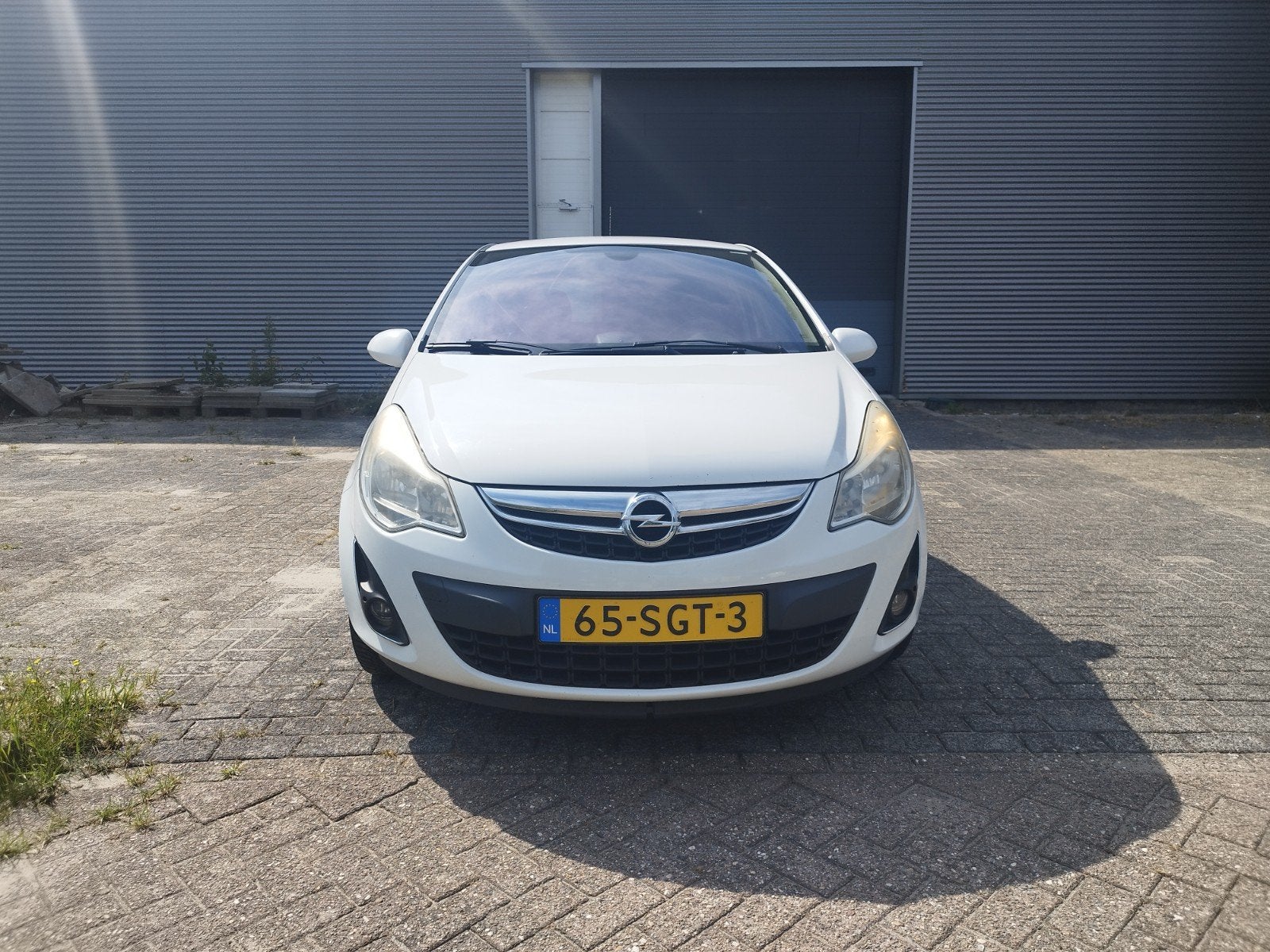 Opel Corsa 1.2 16V LPG 3D 2011 Wit, Auto's, Voorwielaandrijving, 83 pk, 4 cilinders, 1229 cc