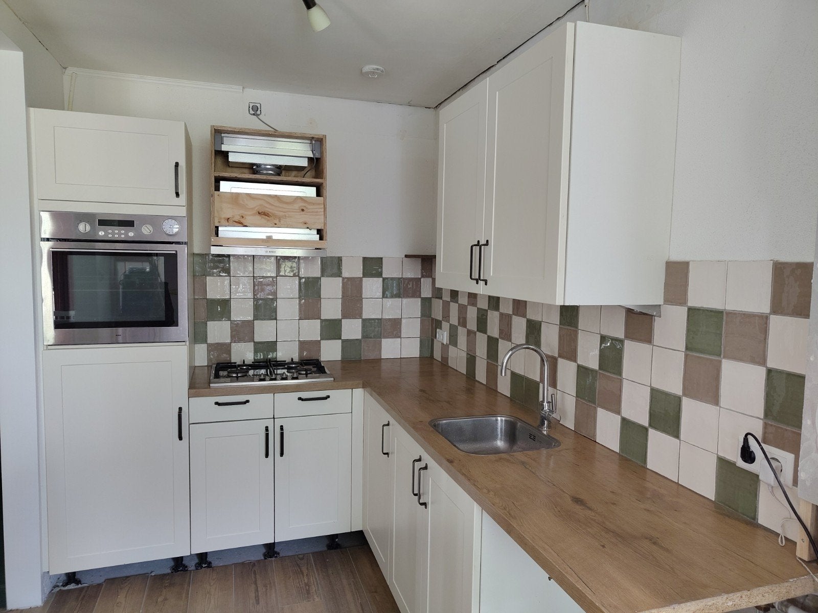 Nette hoekkeuken 209x266 incl zgan Bosch/Siemens apparatuur, Ophalen, Gebruikt, Wit, Hoekkeuken