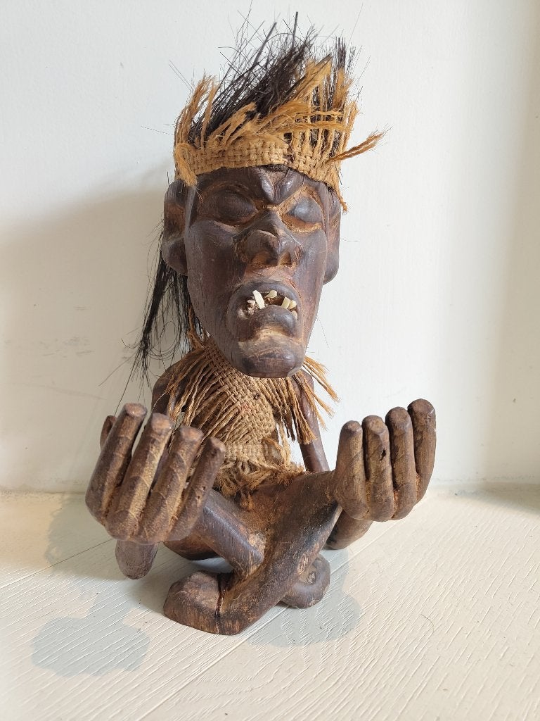 Beeldjes en maskers (Indonesië, Colombia, Ghana), Ophalen, Gebruikt