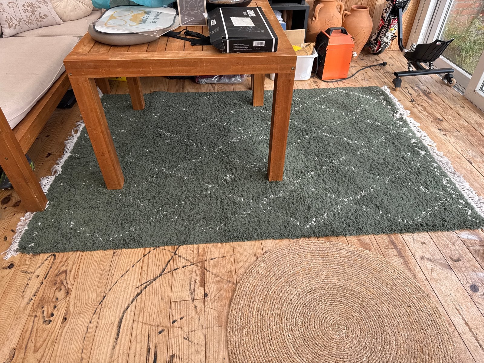 Groen vloerkleed met wit patroon, Gebruikt, 150 tot 200 cm, Ophalen of Verzenden, 150 tot 200 cm